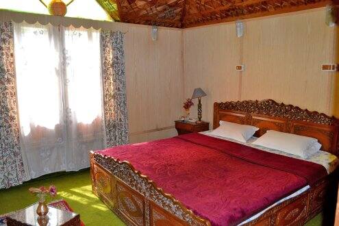 Boktoo Palace Houseboat, Srinagar 2